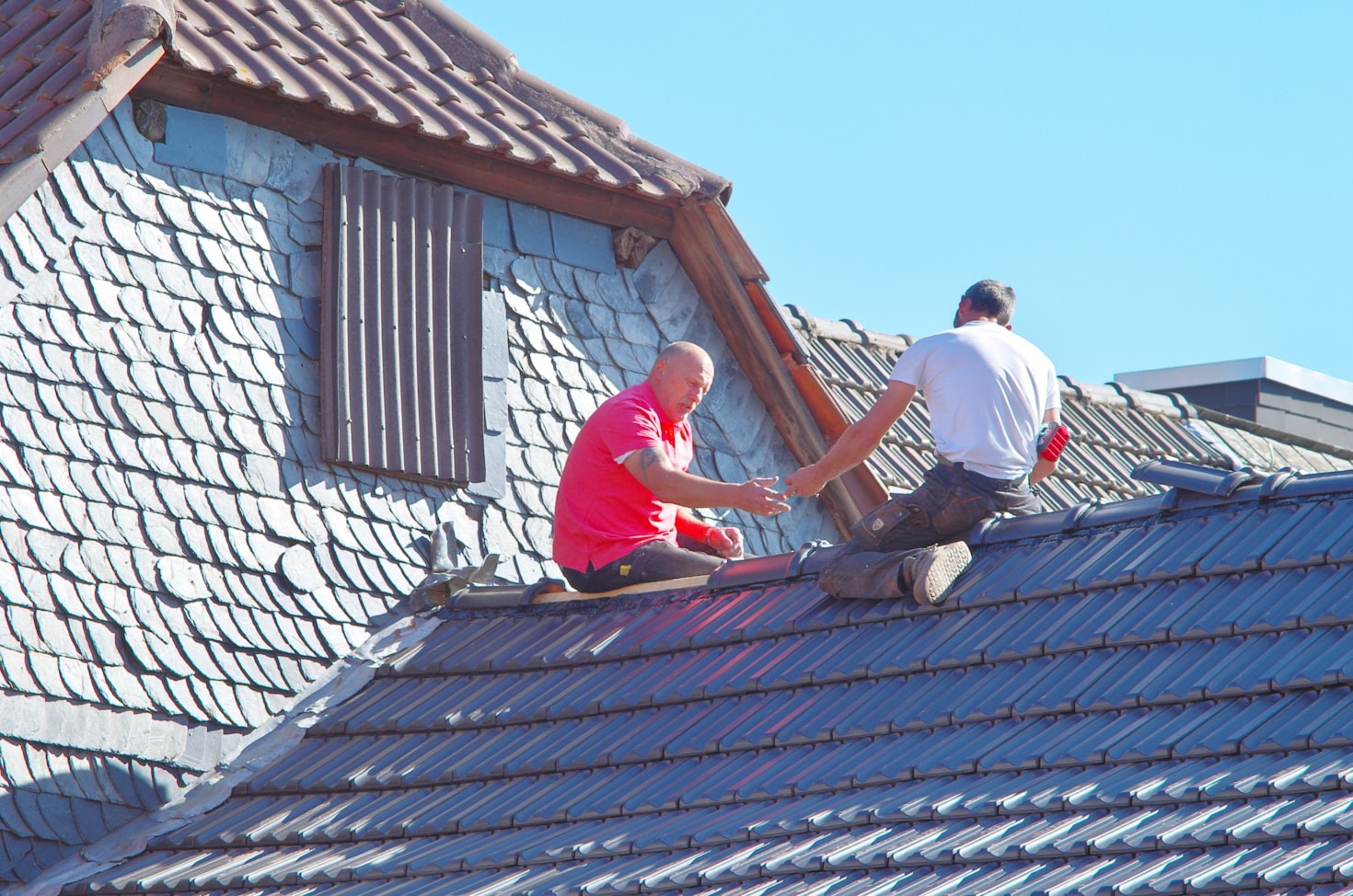 The Role of Seasonal Maintenance for Roof Longevity